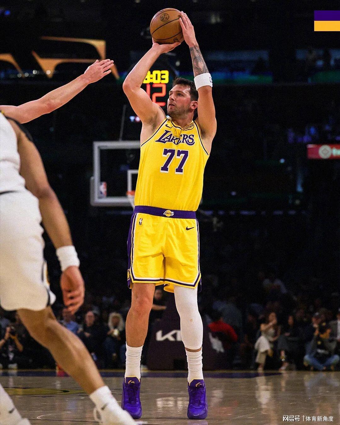 kaiyun-卧槽！鱼跃救球+罚球扳平+加时绝杀，三巨头“完美一战”不真实！